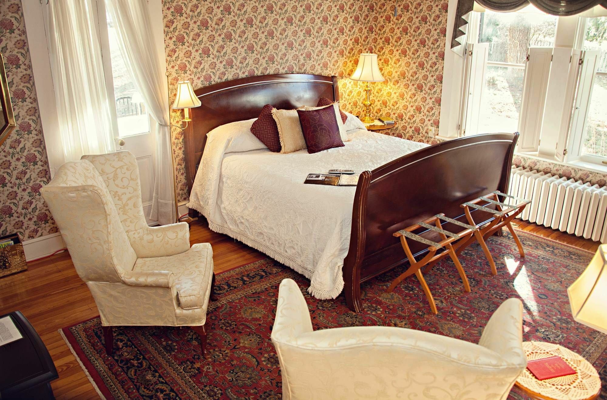 The Carriage Inn Bed And Breakfast Чарльз-Таун Экстерьер фото